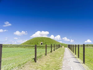 Maes Howe (Maeshowe) is a Neolithic chambered