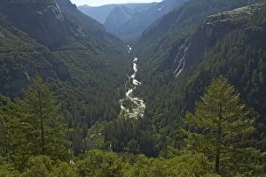 Images Dated 3rd May 2006: Merced River in Yosemite Valley Yosemite National Park California, USA LA000550