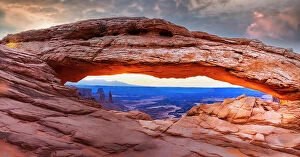 Images Dated 14th April 2022: Mesa Arch. Utah, USA. Date: 18-07-2021