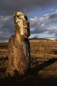 Images Dated 5th November 2004: One of the fifteen Moais of Ahu Tongariki, restored
