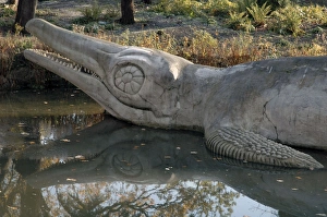 Images Dated 19th November 2005: Model dinosaurs, Crystal Palace, London. World's first life size models, 1853
