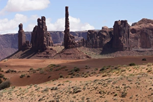 Images Dated 24th April 2007: Monument Valley, Arizona, USA