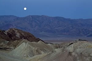 Badlands Gallery: Full Moon - at dawn over the Panamint Range