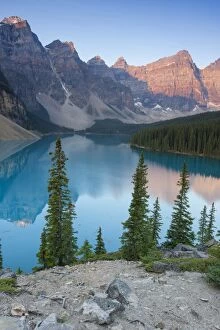 Images Dated 12th August 2015: Moraine Lake in the Valley of the Ten Peaks