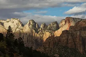 Sandstone Prints: Morning sun and incoming storm Date: 18-11-2020