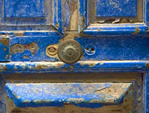 Doors Prints: Morocco - close-up of chipped blue door & handle