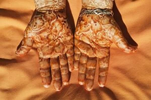 Images Dated 13th April 2009: Morocco - On festive occasions the hands of women