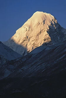 Images Dated 28th October 2011: Mountain peak in Rongbuk Glacier en route