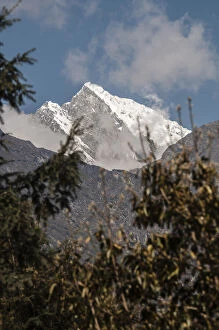 Images Dated 4th February 2014: Mountain scene, Nepal