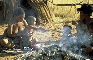 Bushmen Gallery: Namibia - Kung Bushman / San women with children