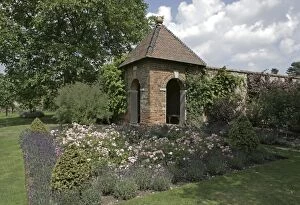 National Trust Gardens (occupied by the Verney family