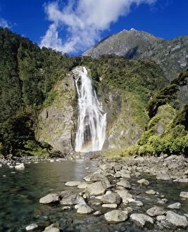 Images Dated 1st August 2005: New Zealand - Bowen falls Fiordland National Park, Milford Sound, South Island