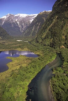 Images Dated 9th June 2010: New Zealand, Lake Brown & Arthur River