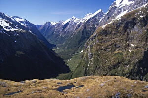 Middle Gallery: New Zealand, Mackinnon Pass (& shelter)