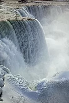 Images Dated 1st January 2000: Niagara Falls - American Falls - Niagara Falls - New York