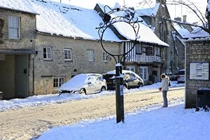 Images Dated 7th January 2010: Northleach - covered in snow