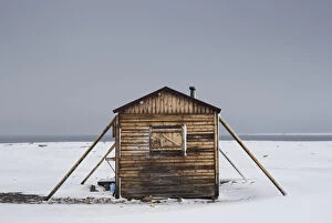 Stormy Gallery: Norway, Svalbard, Nordaustlandet, Wooden