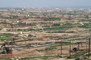 Images Dated 13th April 2007: Oilfields Bakersfield, California, USA