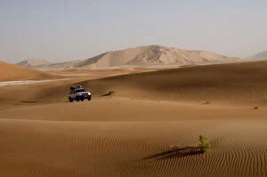 Oman, Rub Al Khali desert, driving