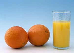 Images Dated 17th November 2006: Oranges - & a glass of Orange Juice