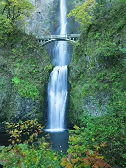 Oregon, Columbia River Gorge National Scenic Area, Multnomah Falls Date: 29-10-2020