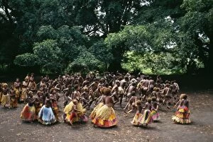 Ceremonies Gallery: PACIFIC ISLANDS - village dancers
