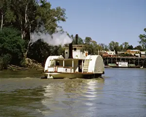Ports Prints: Paddlesteamer ‘Adelaide on Murray River arriving in Echuca, Victoria, Australia JLR01397