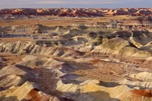 Images Dated 27th February 2009: Painted Desert - eroded clay formations called Badlands - Little Painted Desert County Park
