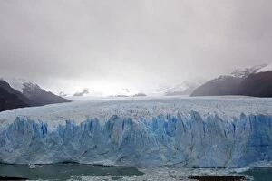 Images Dated 7th April 2009: Perito Moreno Glacier - Glacier National Park. Magallanes Peninsula - Patagonia - Argentina