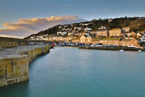 Images Dated 2nd February 2013: Picture No. 10946946