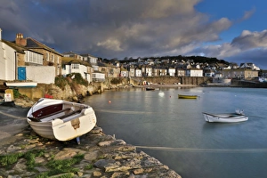 Images Dated 2nd February 2013: Picture No. 10946947