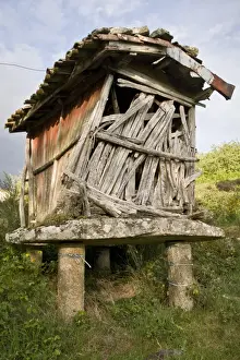 Huts Prints: Picture No. 11051031