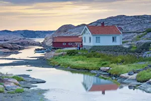 Huts Prints: Picture No. 11672370