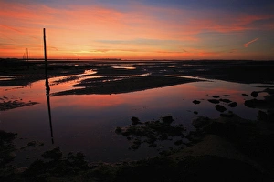 Images Dated 6th October 2007: Pilgrim's Way - tidal causeway to Holy Island at dawn