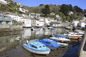 Images Dated 19th April 2009: Polperro - low tide in the fishing village