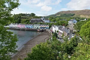Buildings Collection: Portree Harbour - Isle of Skye - Scotland