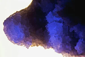 Images Dated 13th August 2021: Quartz crystals Date: 12-04-2019