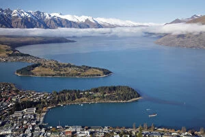 Images Dated 18th November 2010: The Remarkables, Lake Wakatipu, and Queenstown