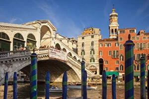 Images Dated 19th March 2014: Rialto Bridge along the Grand Canal, Venice