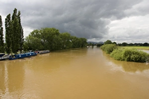 Images Dated 27th June 2007: River Severn in full flood - Upton upon Severn Worcs UK June 2007