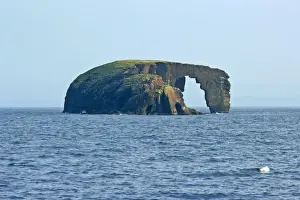 Mainland Prints: Rock Arch Dore Holm, Shetland's most famous rock arch Northmavine