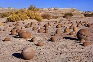 Images Dated 30th April 2010: Rock Balls - prehistoric geological rocks at a