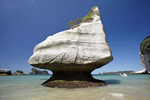 Images Dated 18th November 2010: Rock formation, Mares Leg Cove, Cathedral
