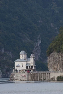 Images Dated 19th January 2010: Romaina, Mraconia Monastery, Danube River
