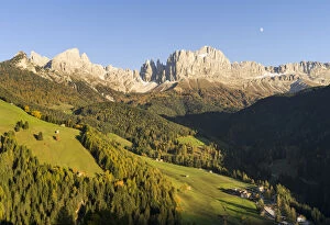 Images Dated 18th April 2013: Rosengarten (Catinaccio) massif in the Dolomites