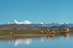 Images Dated 10th September 2021: Ruins by a lake on Tibetan Plateau, Dhaulagiri (8167m) in the distance on the left