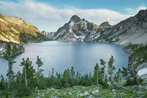 Images Dated 8th February 2022: Sawtooth Lake and Mount Regan, Idaho. Date: 30-07-2019