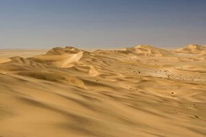 Images Dated 30th September 2008: Scenic dune view - Dune Fields - Namib Desert - Namibia - Africa