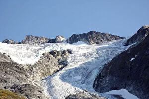 Sermitsiaq (Sermia) Glacier in Godthabs