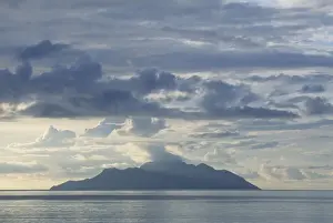 Landscapes Prints: Silhouette Island - Seychelles LA002761